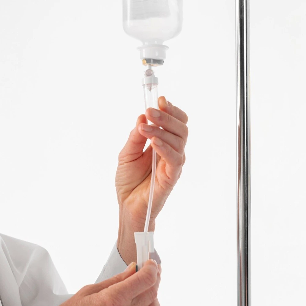 كيف يمكن للحقن الوريدية (IV Drips) أن تفيد بشرتك